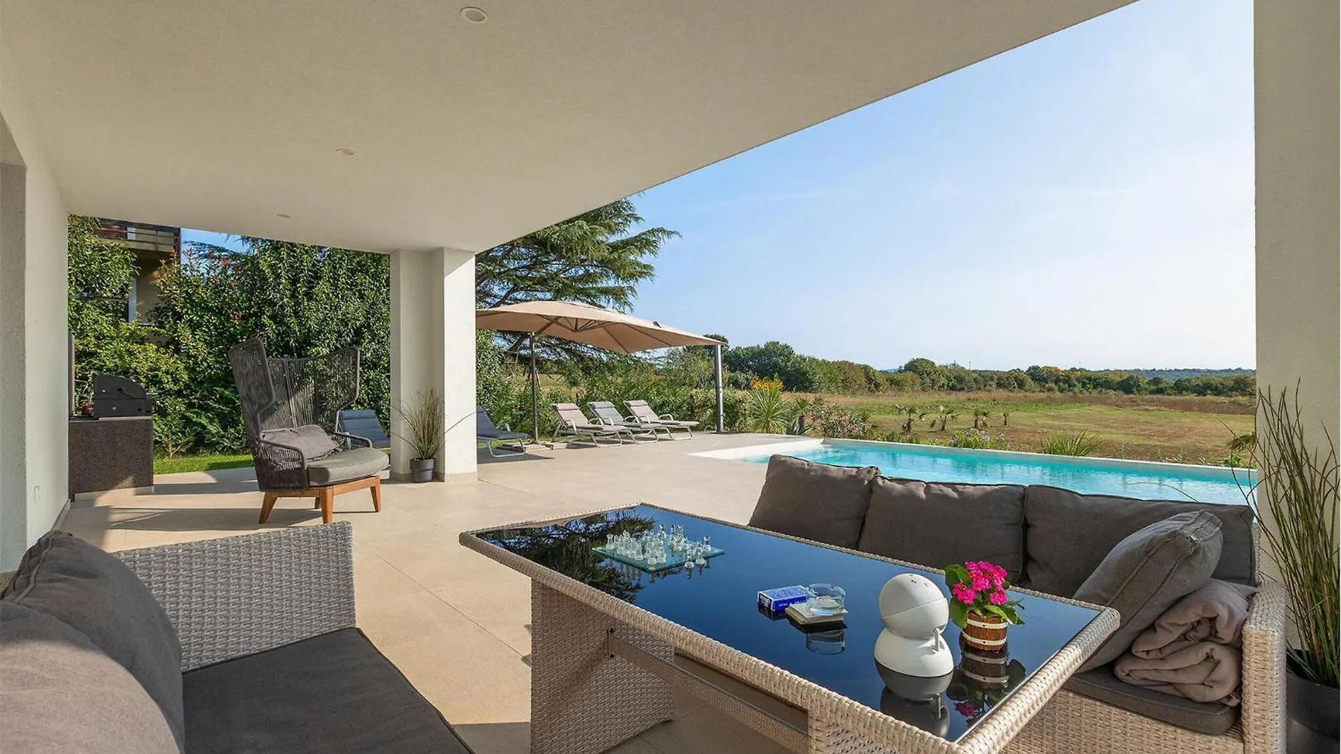 Villa Auri Pula 0*,