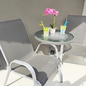 White Apartament